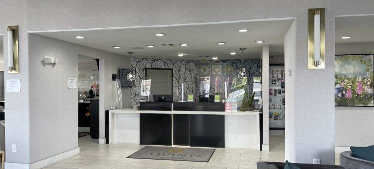 维克托维尔希斯皮里亚拉昆塔温德姆套房酒店(La Quinta Inn & Suites by Wyndham Hesperia Victorville)图片