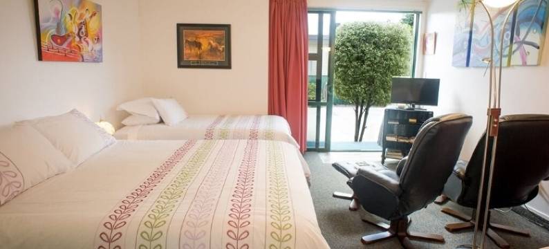 格洛斯特绿草地酒店(EMotel Napier)图片