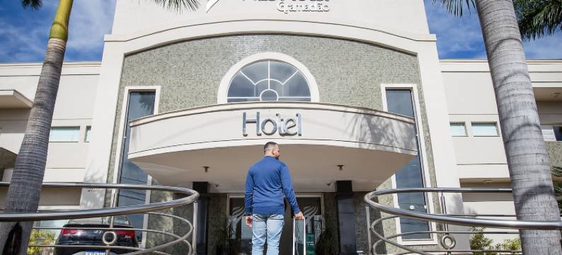 格拉马杜奥维尔酒店(Ville Hotel Gramadão)图片