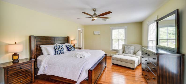 距格洛斯特15英里：滨水马修斯之家！(15 Mi to Gloucester: Waterfront Mathews Home!)图片