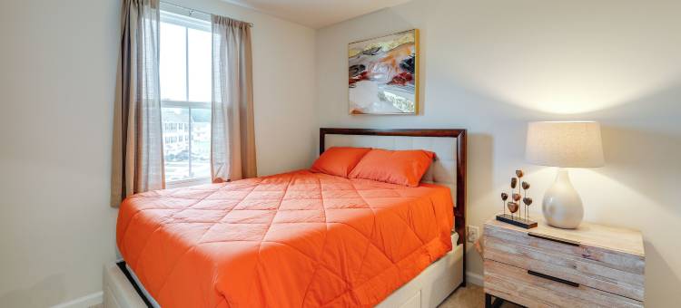 阳光明媚的米尔福德联排别墅距离Riverwalk <2英里！(Sunlit Milford Townhome < 2 Mi to Riverwalk!)图片