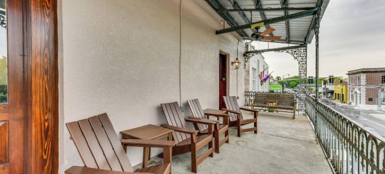 风景如画的路易斯安那州度假屋，带有家具阳台！(Charming Louisiana Getaway w/ Furnished Balcony!)图片