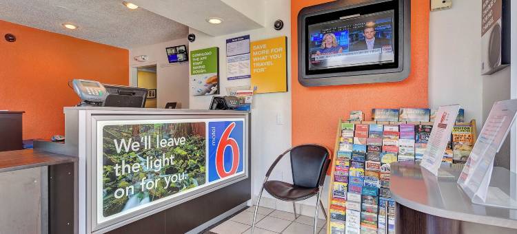 Park Inn by Radisson，南圣罗莎(Motel 6 Santa Rosa, CA - South)图片