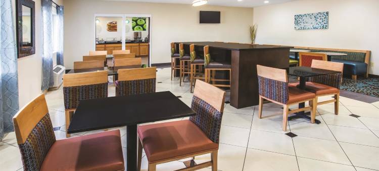 埃文斯维尔拉昆塔温德姆套房酒店(La Quinta Inn & Suites by Wyndham Evansville)图片