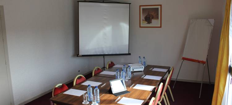 图尔南安巴夏亚因特尔酒店(The Originals City, Hôtel Ambacia, Tours Sud)图片