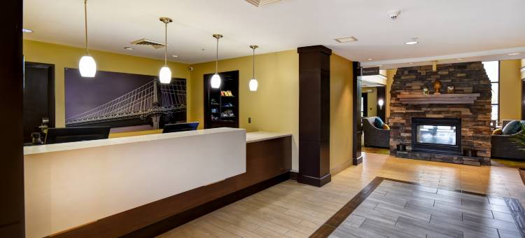 Staybridge Suites 大急流城的KENTWOOD by IHG(Staybridge Suites GRAND RAPIDS - AIRPORT by IHG)图片