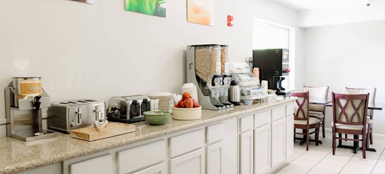 品质酒店及套房拉特罗普(Quality Inn & Suites Lathrop)图片