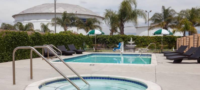 南盖特戴斯套房酒店(Days Inn & Suites by Wyndham South Gate)图片