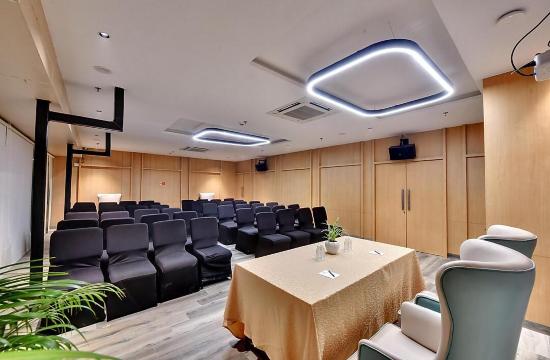 Click Collection Lucknow Hotel Overview