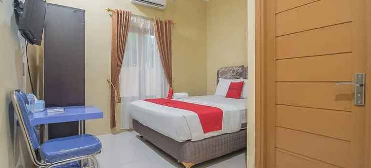 红多兹Plus酒店-近沙姆斯丁努尔机场3号(RedDoorz Plus Near Syamsudin Noor Airport 3)图片