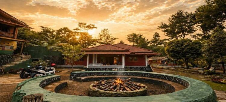 舒适的奇帕雷恩达自然旅游景点(Cozzy Pesona Wisata Alam Ciparay Endah)图片