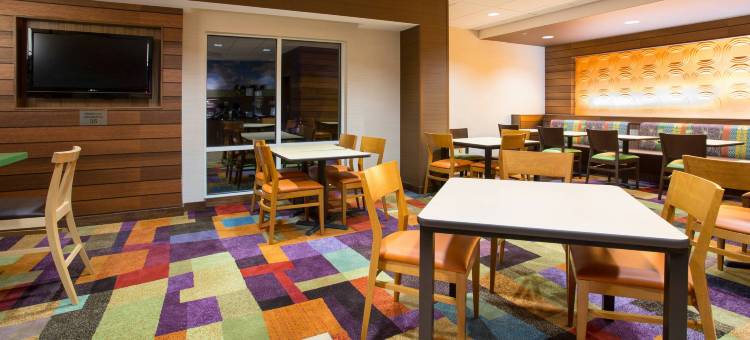 波士顿米尔福德万枫酒店(Fairfield Inn & Suites by Marriott Boston Milford)图片