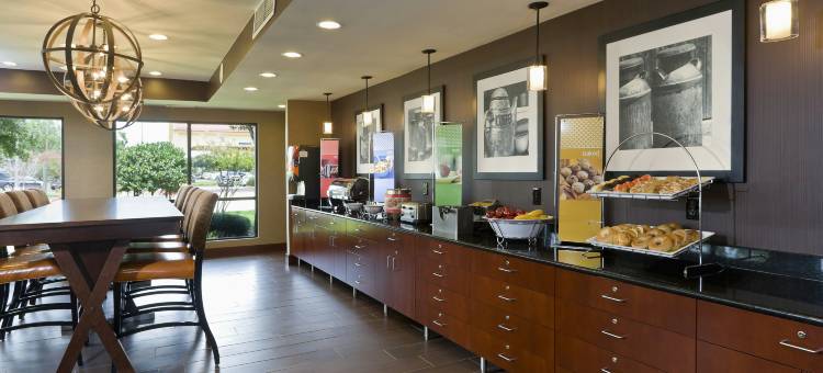 休斯顿斯塔福德欢朋酒店(Hampton Inn Houston-Stafford)图片