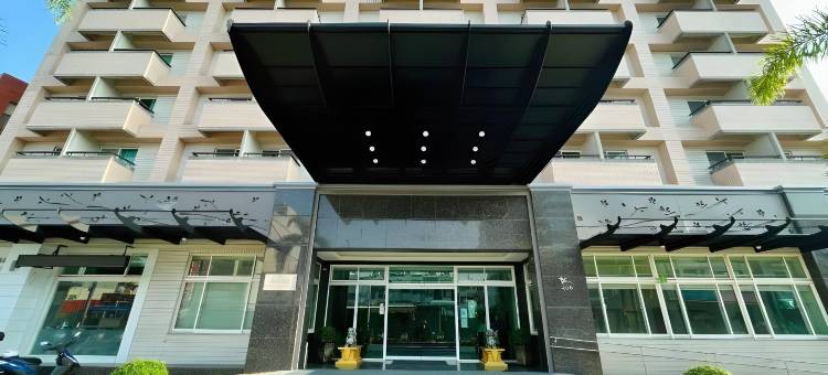 台南新市新大南科大饭店图片