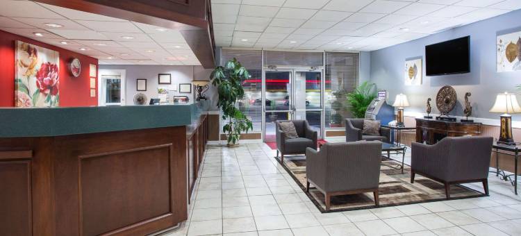 华纳罗宾斯华美达套房酒店(Ramada by Wyndham & Suites Warner Robins)图片