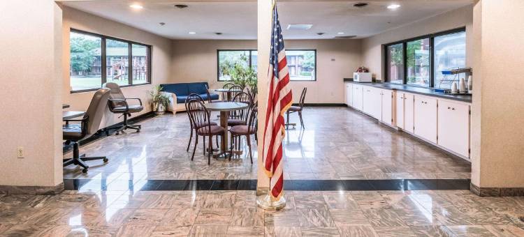 恩波里亚4简少套房公寓(Studios and Suites 4 Less Emporia)图片