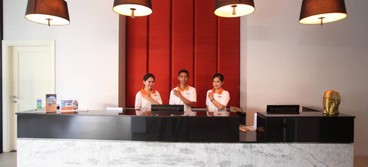 赫利俄斯博恩酒店(Helios Hotel & Convention)图片