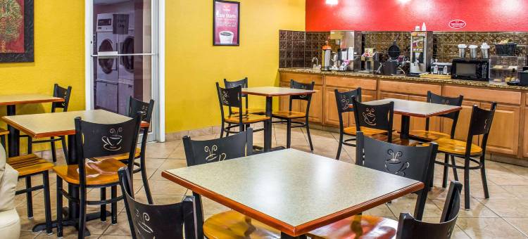 伊克诺套房酒店(Econo Lodge Inn & Suites)图片