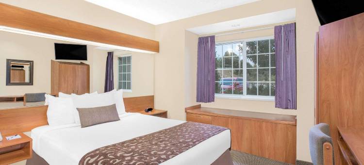 贝克利东温德姆麦客达套房酒店(Microtel Inn & Suites by Wyndham Beckley East)图片