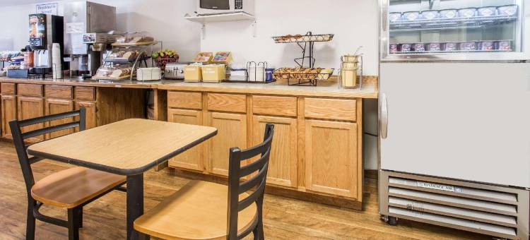 西艾利斯-密尔沃基戴斯酒店(Days Inn by Wyndham West Allis/Milwaukee)图片