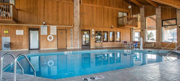 莫西尼威斯康星州中部机场AmericInn酒店(AmericInn by Wyndham Mosinee Central Wisconsin Airport)图片