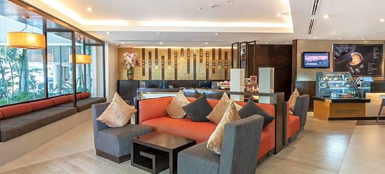 芭堤雅爱湾海滩度假酒店(A-One Pattaya Beach Resort)图片
