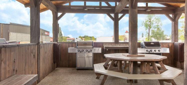 麦克默里堡速8酒店(Super 8 by Wyndham Fort McMurray)图片