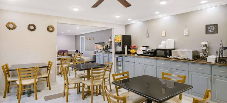 格尼呗盟套房酒店(Baymont by Wyndham Gurnee)图片