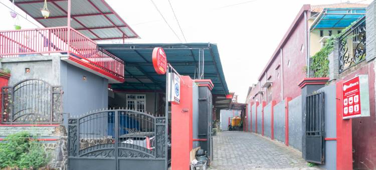 红多兹酒店@奥罗奥罗翁博巴图(RedDoorz at Oro Oro Ombo Batu)图片