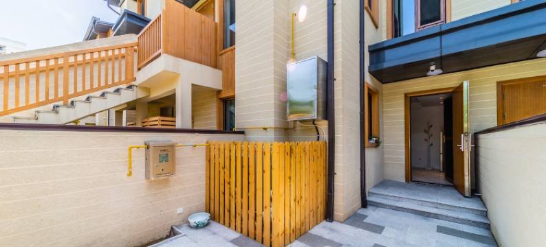 怀瑾握瑜蔚蓝海岸顶层观海洋房民宿(华贸一路1号分店)图片