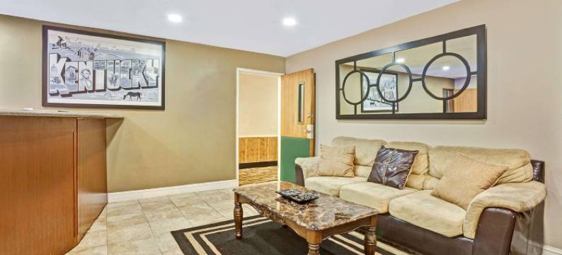 路易斯威尔机场速8酒店(Super 8 by Wyndham Louisville Airport)图片