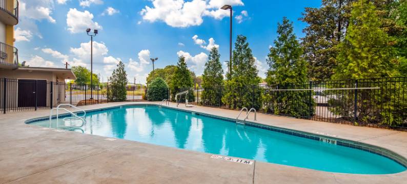 亚特兰大机场东贝斯特韦斯特优质酒店(Best Western Plus Atlanta Airport-East)图片