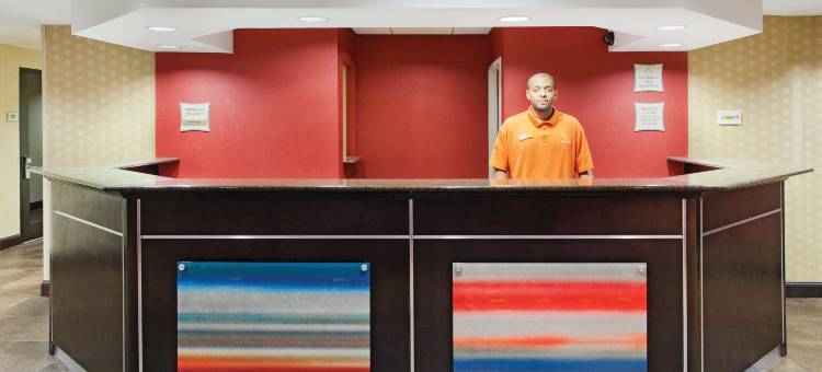 华纳罗宾斯-罗宾斯空军基地拉昆塔温德姆套房酒店(La Quinta Inn & Suites by Wyndham Warner Robins - Robins AFB)图片