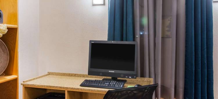 诺福克维吉尼亚海滩拉昆塔温德姆酒店(La Quinta Inn by Wyndham Norfolk Virginia Beach)图片