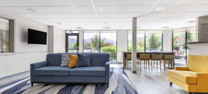 格伦伍德斯河畔舒适套房酒店(Comfort Inn & Suites Glenwood Springs on the River)图片