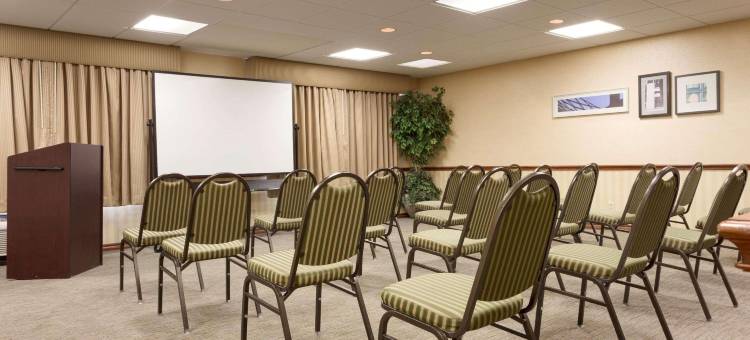 由雷迪森经营的乡村客栈，位于诺曼大学附近(Country Inn & Suites by Radisson, Norman Near University)图片