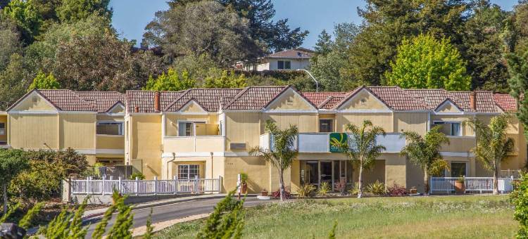 开普拓拉海滨凯艺套房酒店(Quality Inn & Suites Capitola by the Sea)图片
