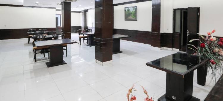 汤豪斯奥克J&b古农萨哈里(Townhouse Oak J&b Gunung Sahari)图片