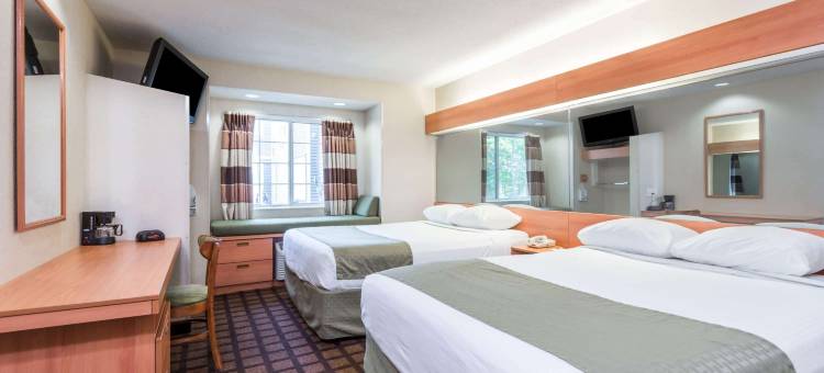 安卡斯维尔温德姆麦客达套房酒店(Microtel Inn & Suites by Wyndham Uncasville Casino Area)图片