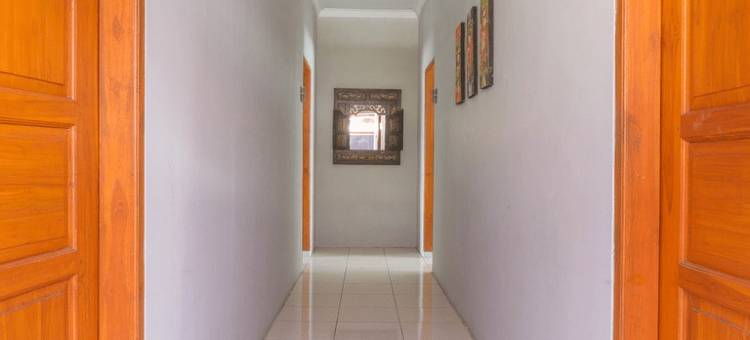 红多兹Plus酒店-加鲁特奥蒂斯塔(RedDoorz Plus @ Otista Garut)图片