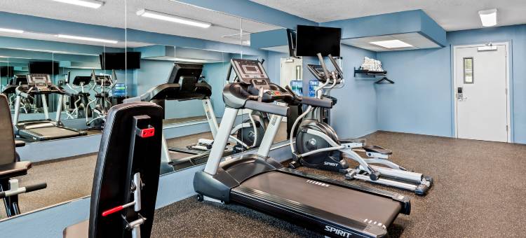 科特兰霍姆汤公寓及会议中心(HomeTowne Studios & Conference Center Cortland)图片