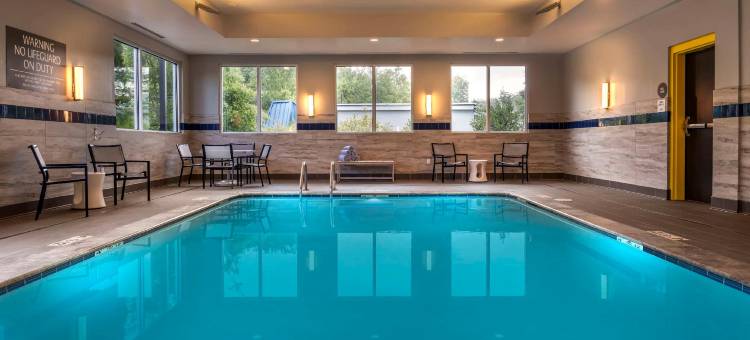 阿什维尔蓝岭山行车通道格洛酒店(GLo Best Western Asheville Tunnel Road)图片