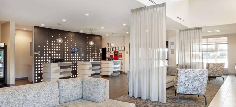 瓦瑞诺宾贝斯特韦斯特优质行政公寓(Best Western Plus Executive Residency Rigbys Water World Hotel)图片