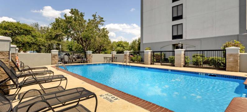 贝斯特韦斯特Plus舒格兰-斯塔福德酒店(Best Western Plus Sugar Land/Stafford)图片