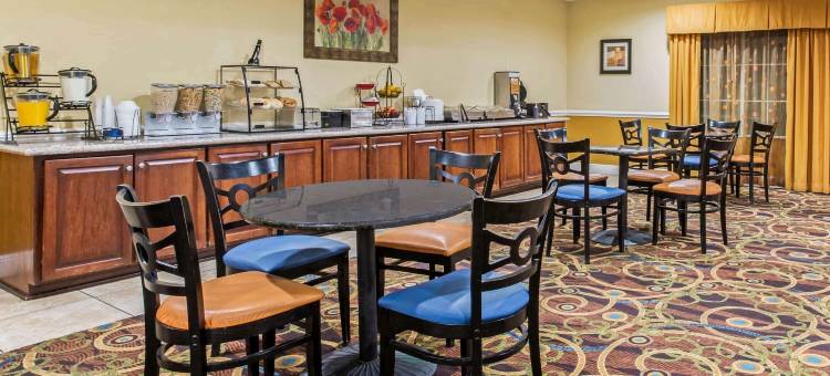 莫比尔萨特苏玛萨拉兰拉昆塔温德姆套房酒店(La Quinta Inn & Suites by Wyndham Mobile Satsuma / Saraland)图片