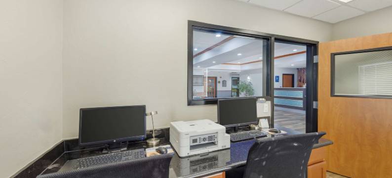 米德韦斯特城贝斯特韦斯特优质套房酒店(Best Western Plus Midwest City Inn  Suites)图片