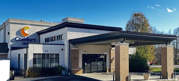 布卢明顿大学附近舒适酒店(Comfort Inn Bloomington Near University)图片