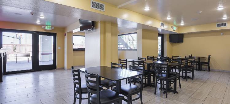 伊康旅馆-哈里肯市锡安国家公园区(Econo Lodge Hurricane Zion Park Area)图片