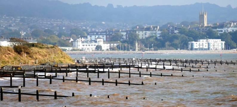 带海景的达利什4床家庭公寓(Family 4-Bed Apartment in Dawlish with Sea View)图片