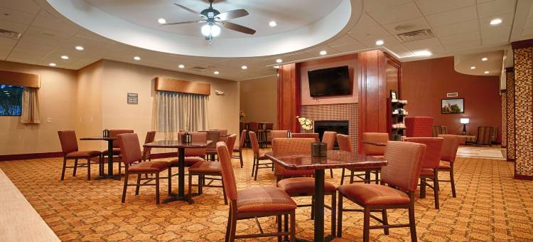 芬格湖群贝斯特韦斯特优质套房酒店(Best Western Plus Finger Lakes Inn  Suites)图片